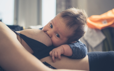 ¿Tu bebé solo duerme si le das pecho? Este no es un problema, es un hábito que puede corregirse.