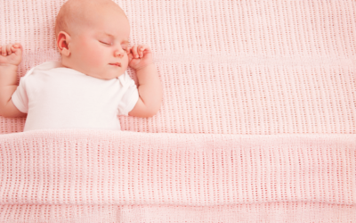 ¿Por qué mi bebé no duerme siestas largas?